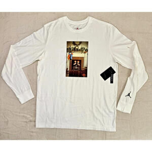 Nike Jordan Christmas Long Sleeve Shirt Size L Santa in Chimney Fireplace White